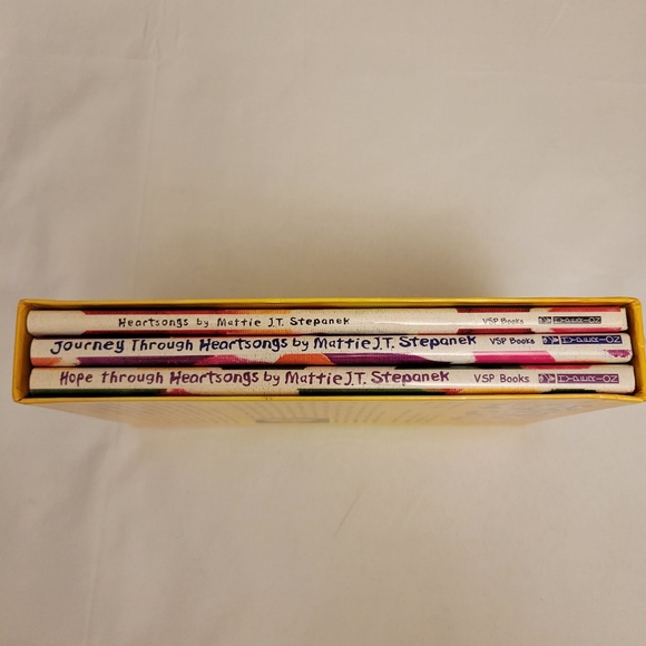 Books set: A Heartsongs Treasury Hardback #1 New York Times Best Seller - Picture 4 of 9